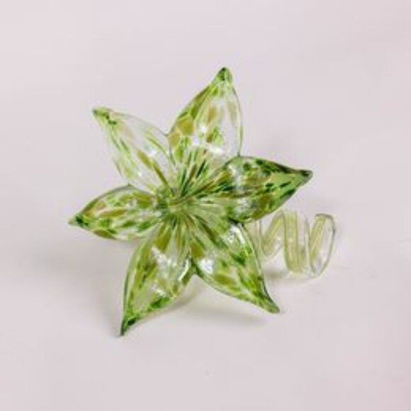 Blown Glass 6 Petal flower Green twisted stem and flecks - Picture 2 of 10